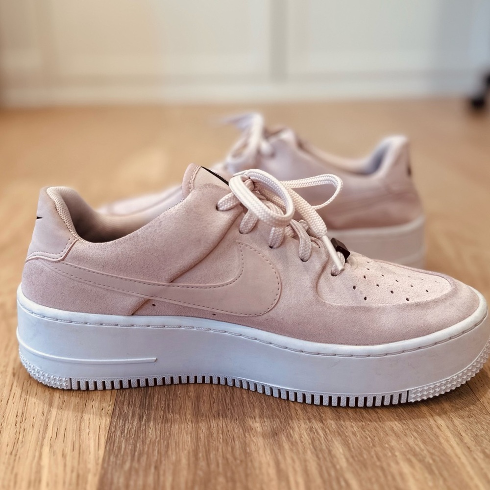 Nike Air Force 1 Sage Low in Barely Rose Colorway